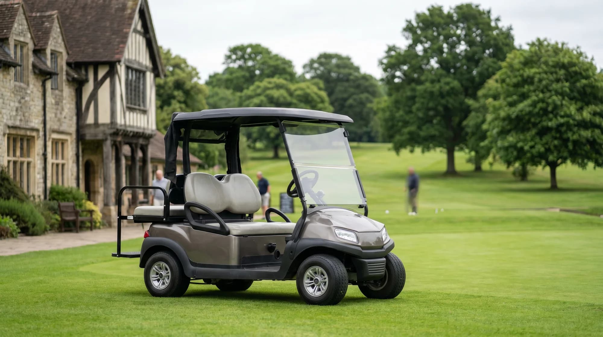 Electric golf buggy buyer's guide for the UK